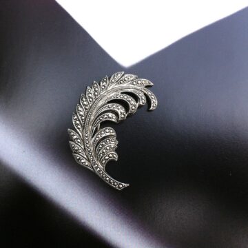 Broche vintage plume